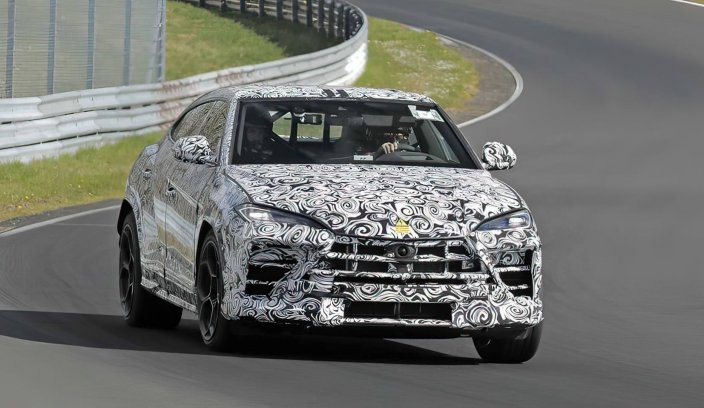 2026 Lamborghini Urus Performante spyshot