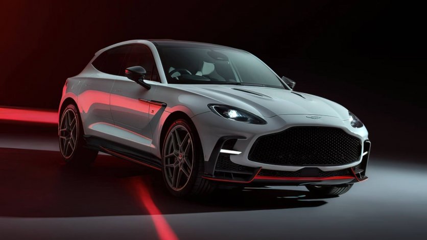 2025 Aston Martin DBX S premiera