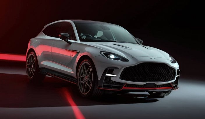 2025 Aston Martin DBX S premiera