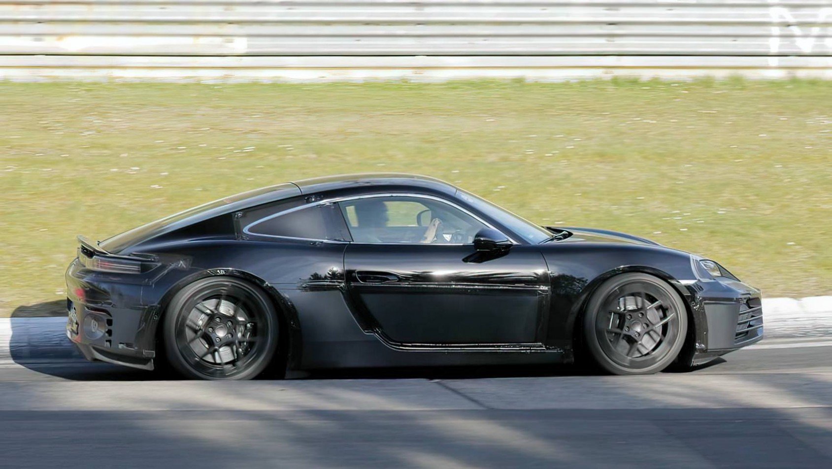 2025 Porsche 718 Cayman linia