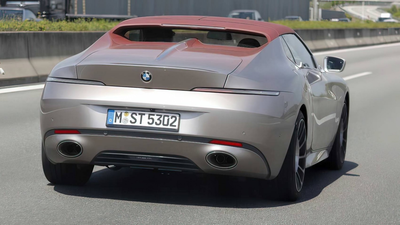 BMW Skytop na drodze maj 2025