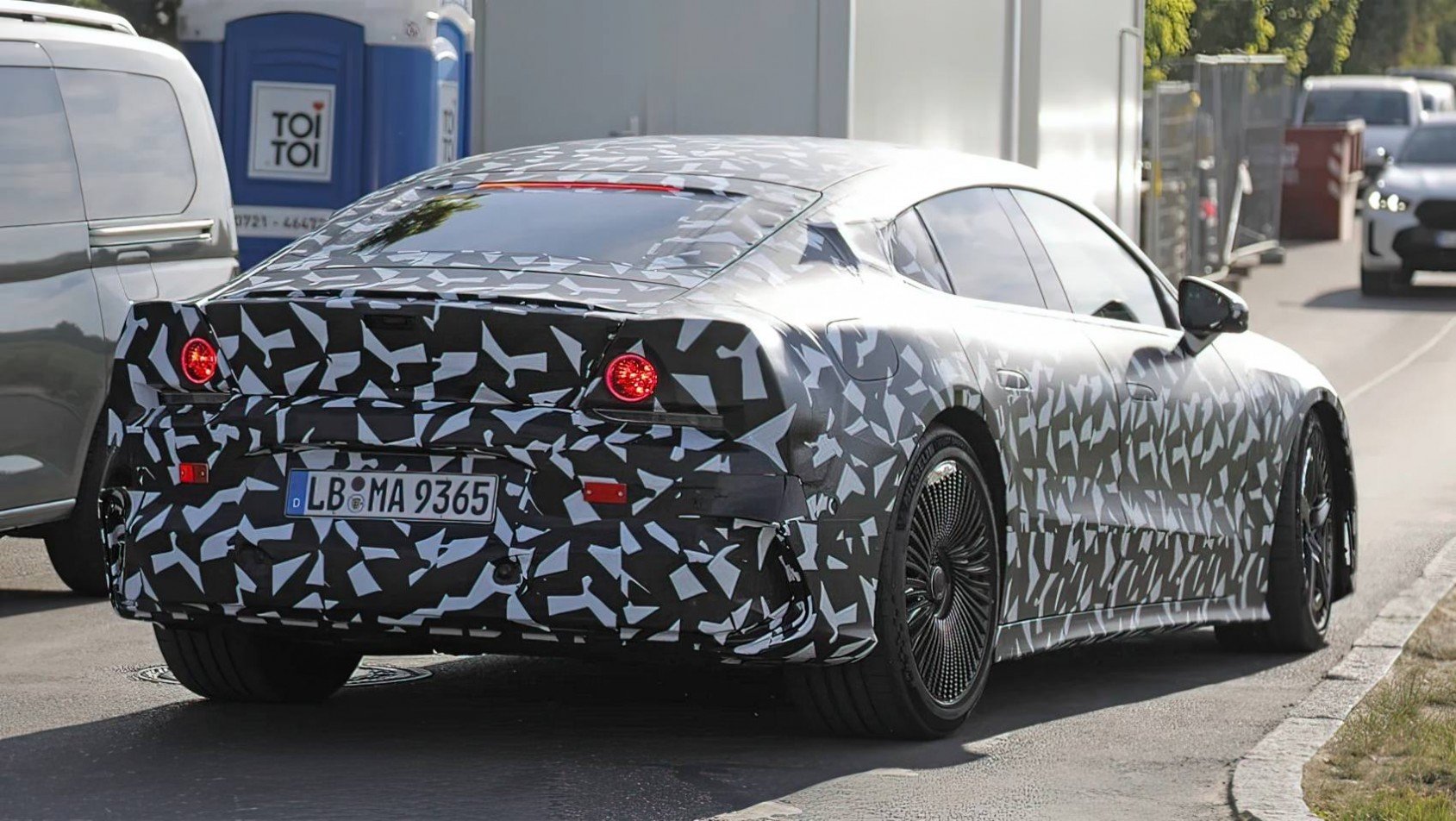2025 Mercedes-AMG GT 4-Door spyshot tył
