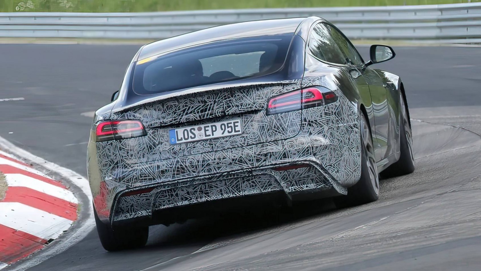 2026 Tesla Model S Plaid tył