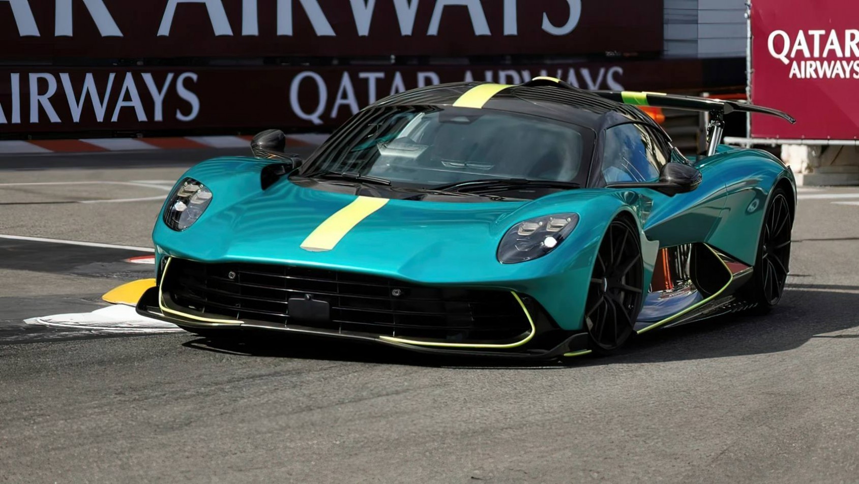 Aston Martin Valhalla szykana monako