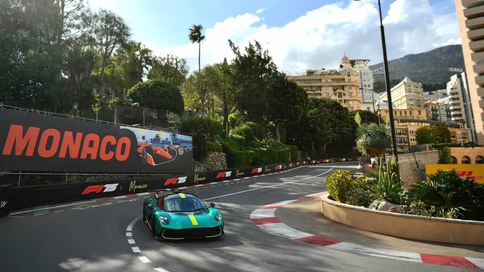 Aston Martin Valhalla na torze GP Monako