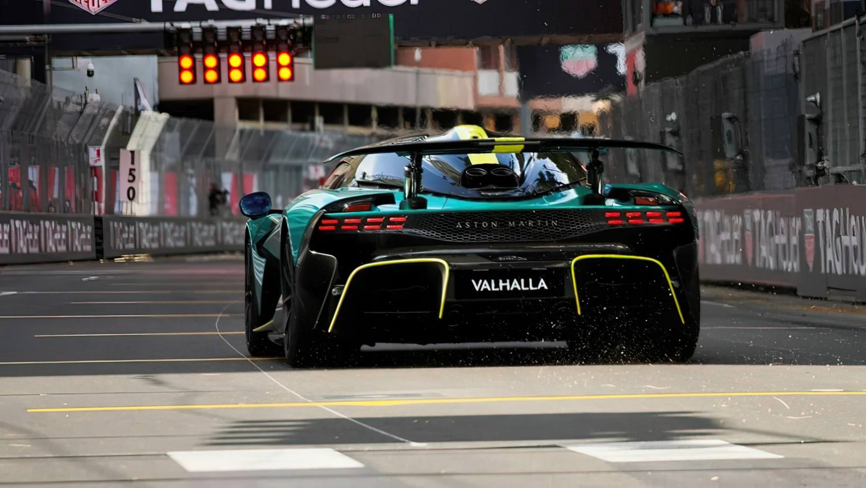 Aston Martin Valhalla monako jazdy