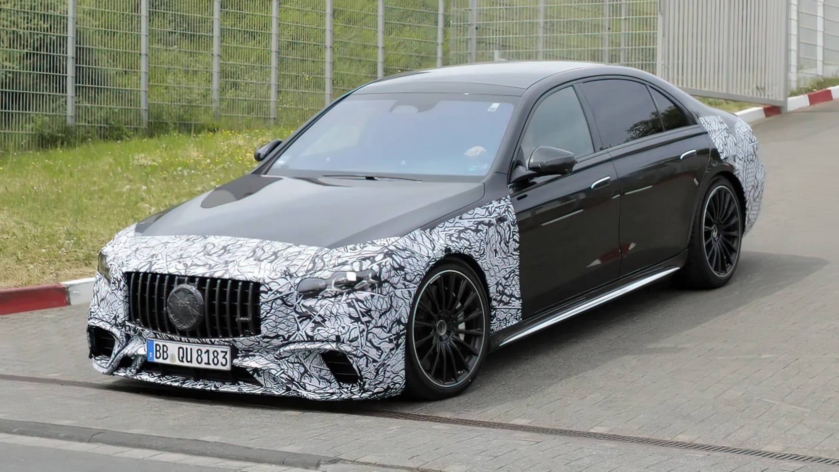 2026 Mercedes-AMG S63 Facelift design