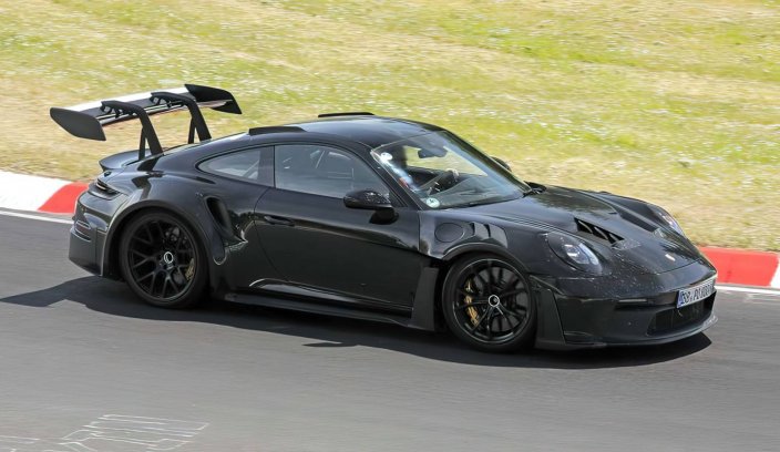 2027 Porsche 911 GT2 RS spyshot