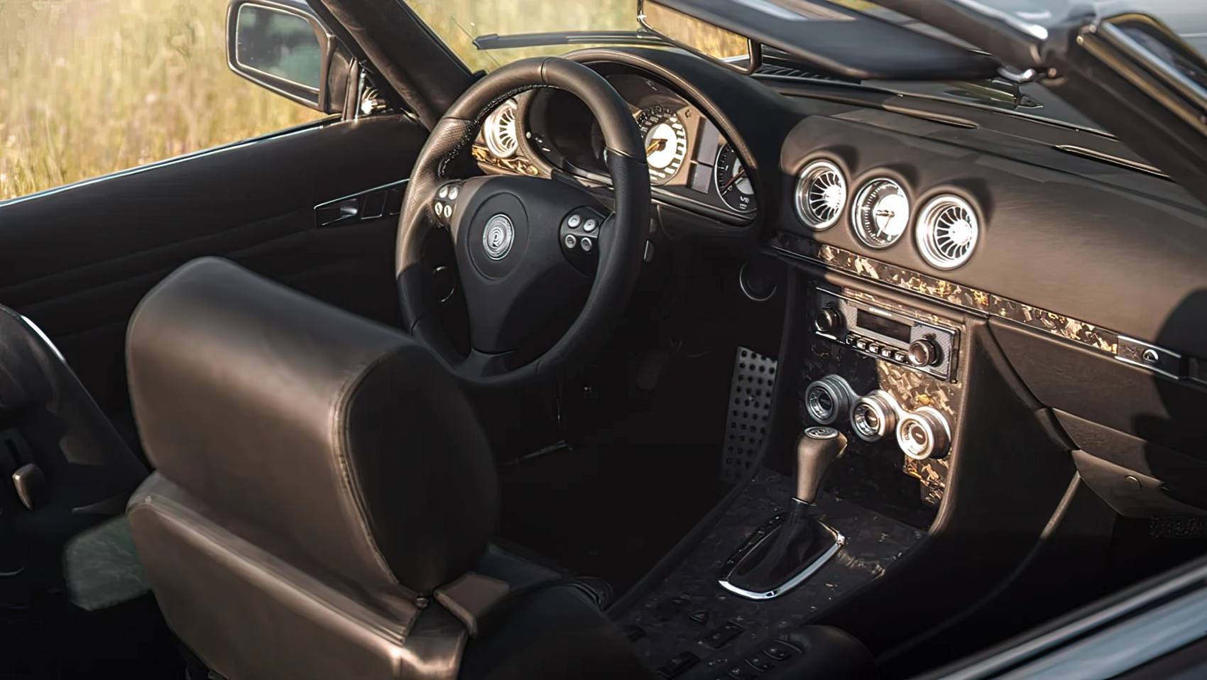 Pogea Classics Mercedes SL R107 wnętrze