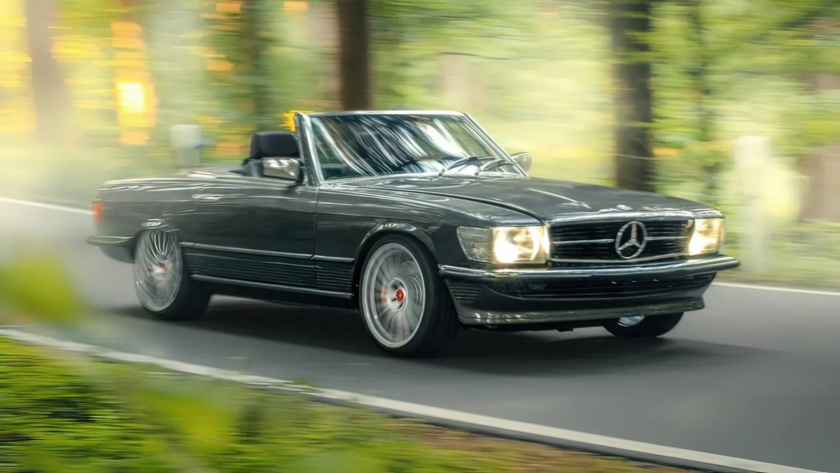 Pogea Classics Mercedes SL R107 jazda