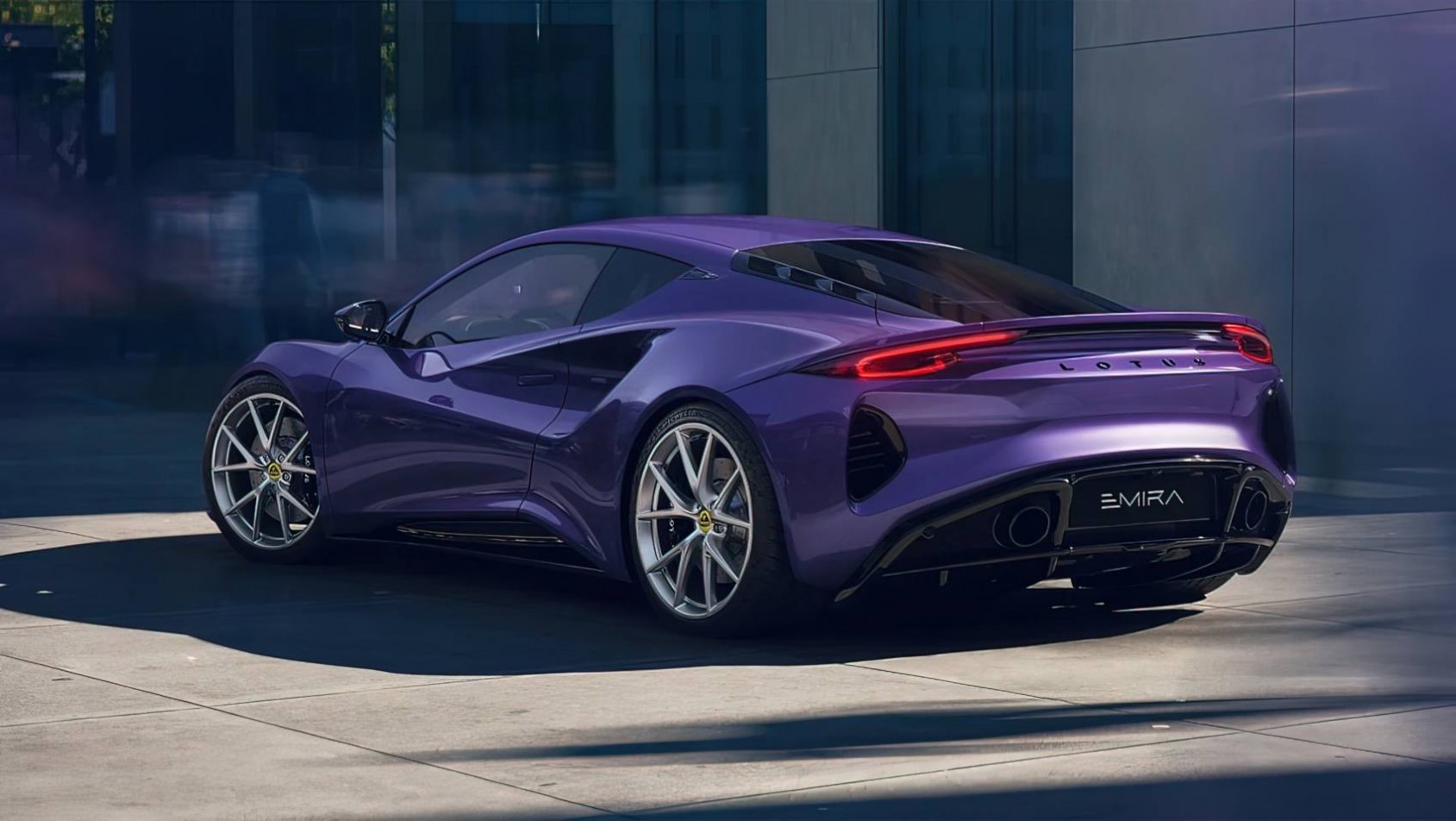 2025 Lotus Emira Turbo tył