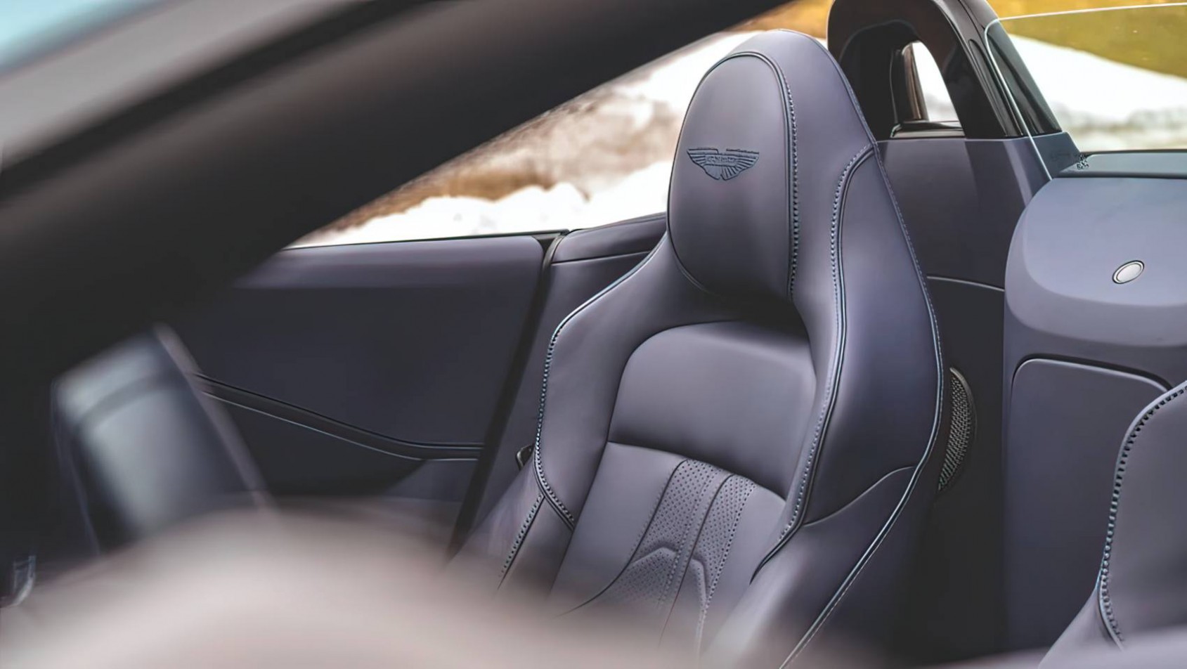 2025 Aston Martin Vantage Roadster fotele