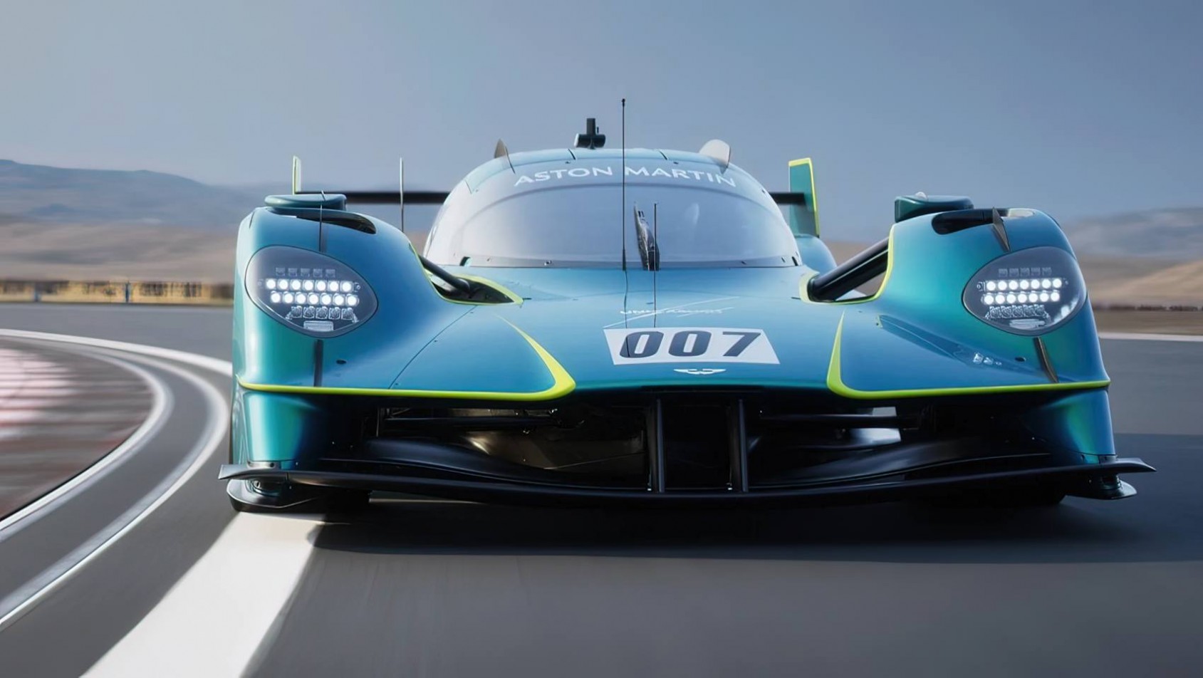 Aston Martin Valkyrie LM przód