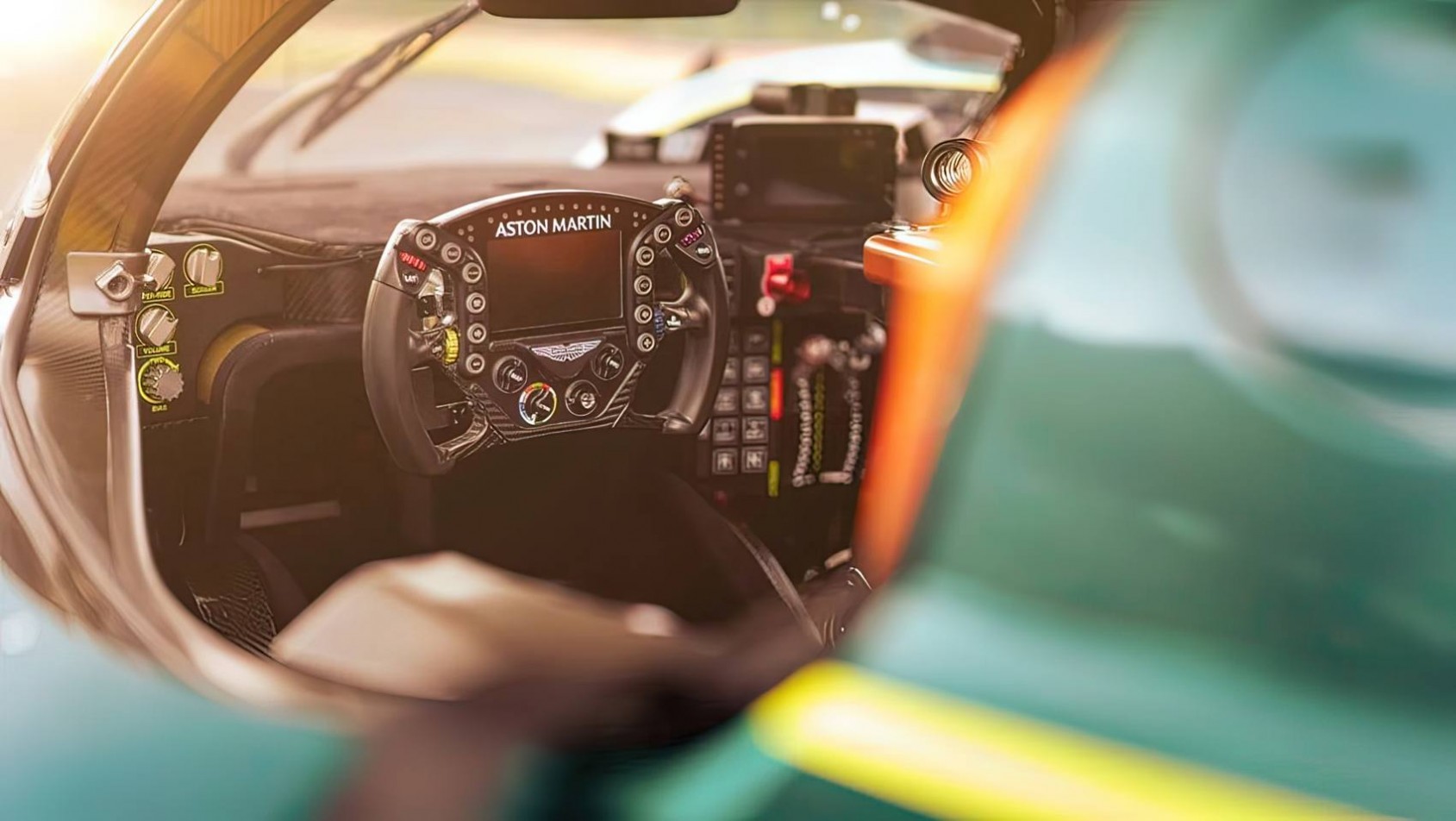 Aston Martin Valkyrie LM drzwi