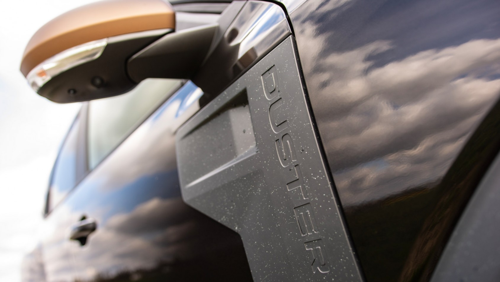 2025 Dacia Duster listwy ozdobne