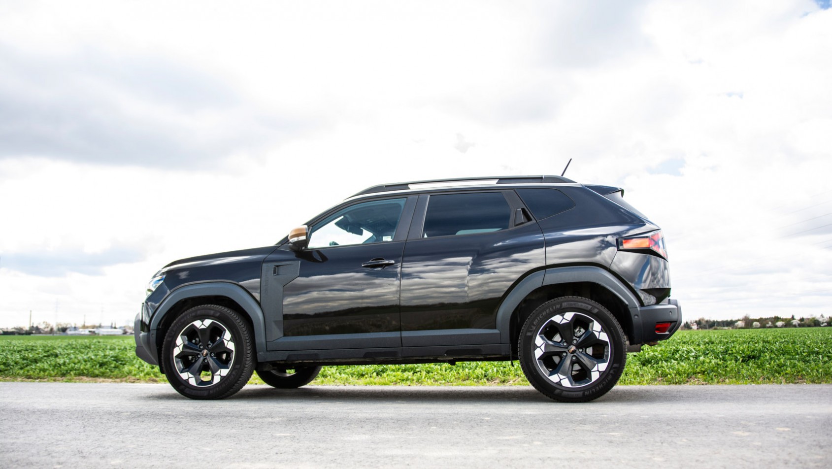 2025 Dacia Duster profil