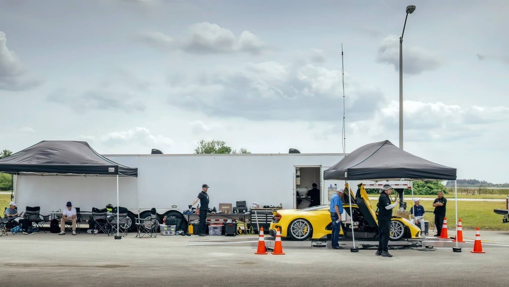 Hennessey Venom F5 Evolution w bazie kosmicznej
