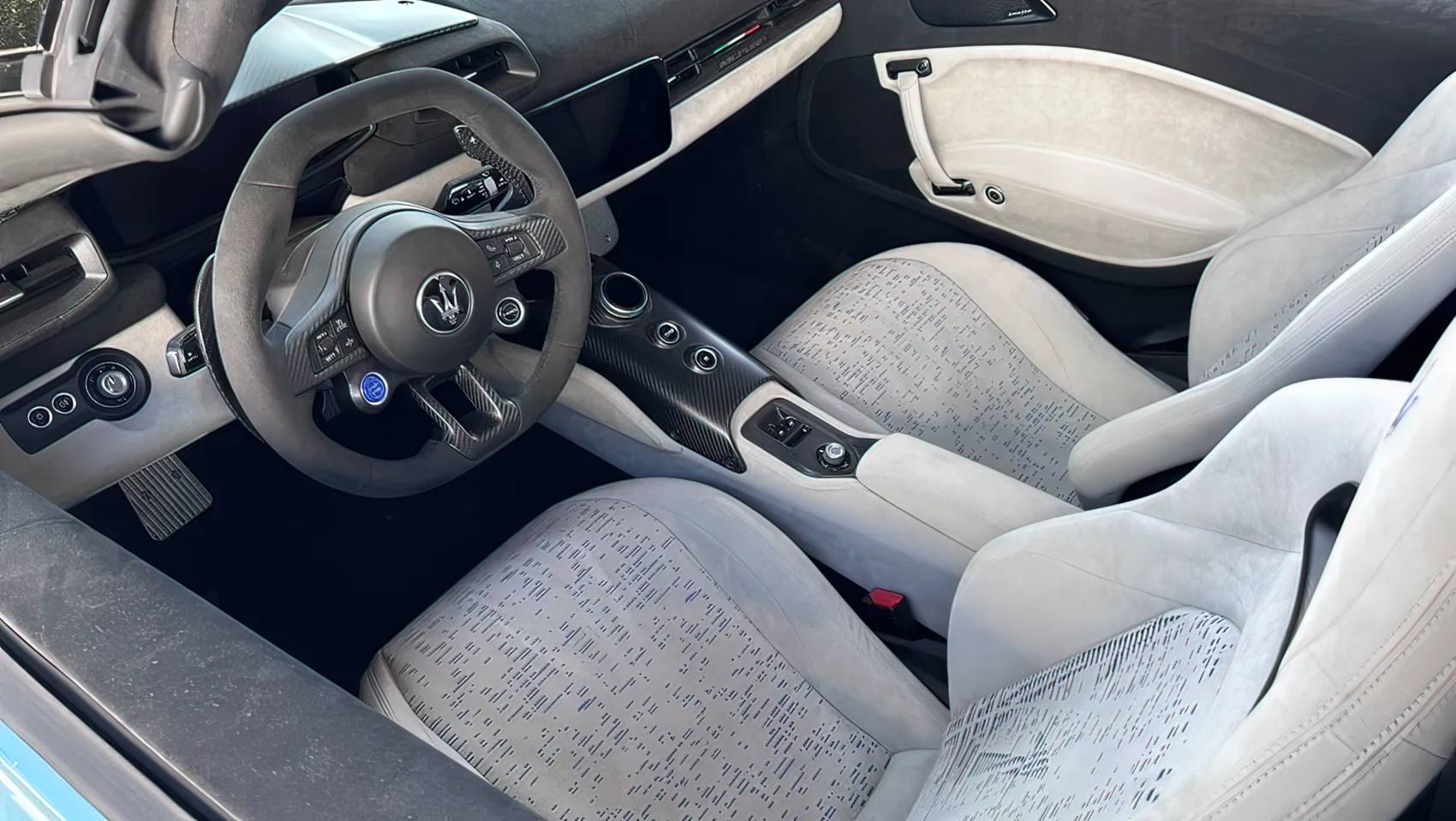 Maserati MCPura real wnętrze