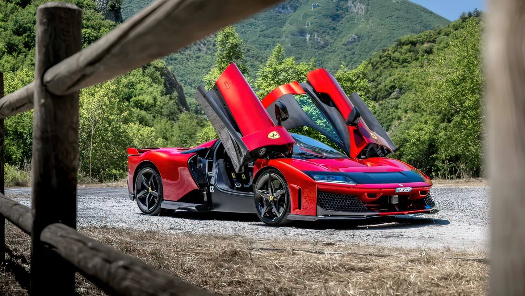 2025 Ferrari F80 drzwi