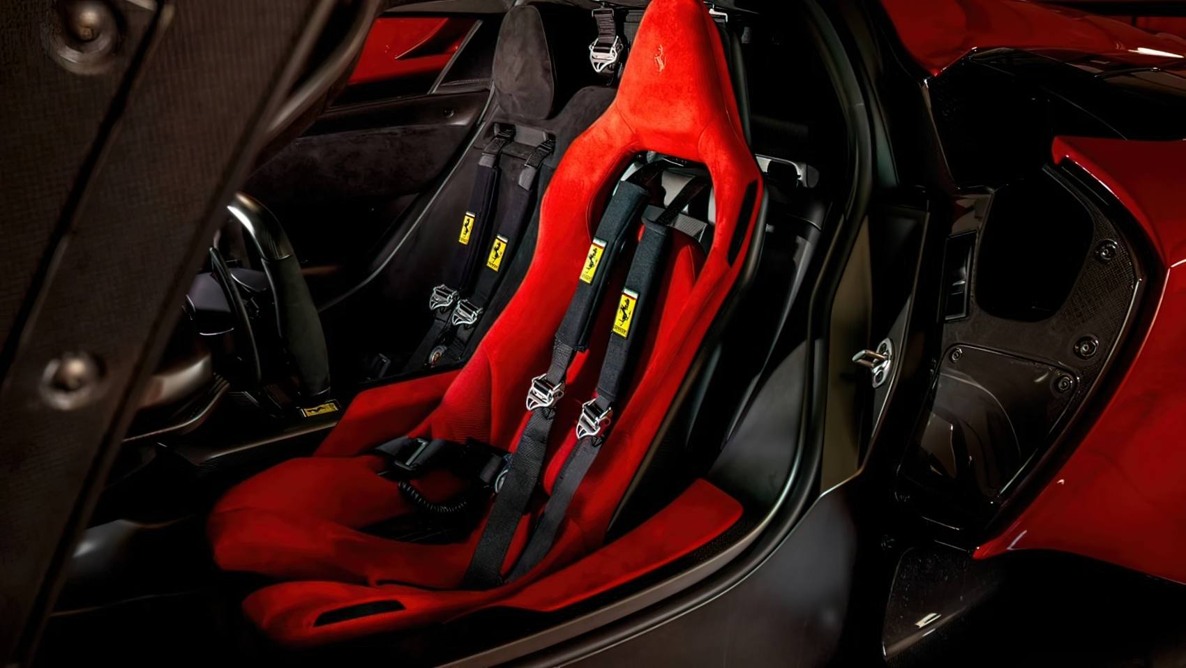 2025 Ferrari F80 fotel
