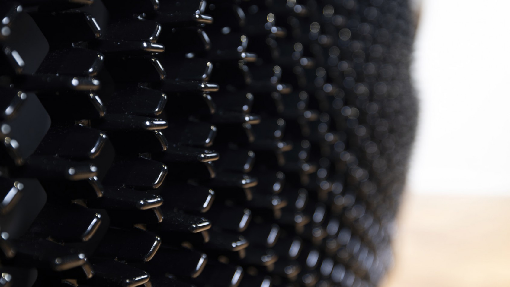 Aston Martin DBX S premiera PL detal grill