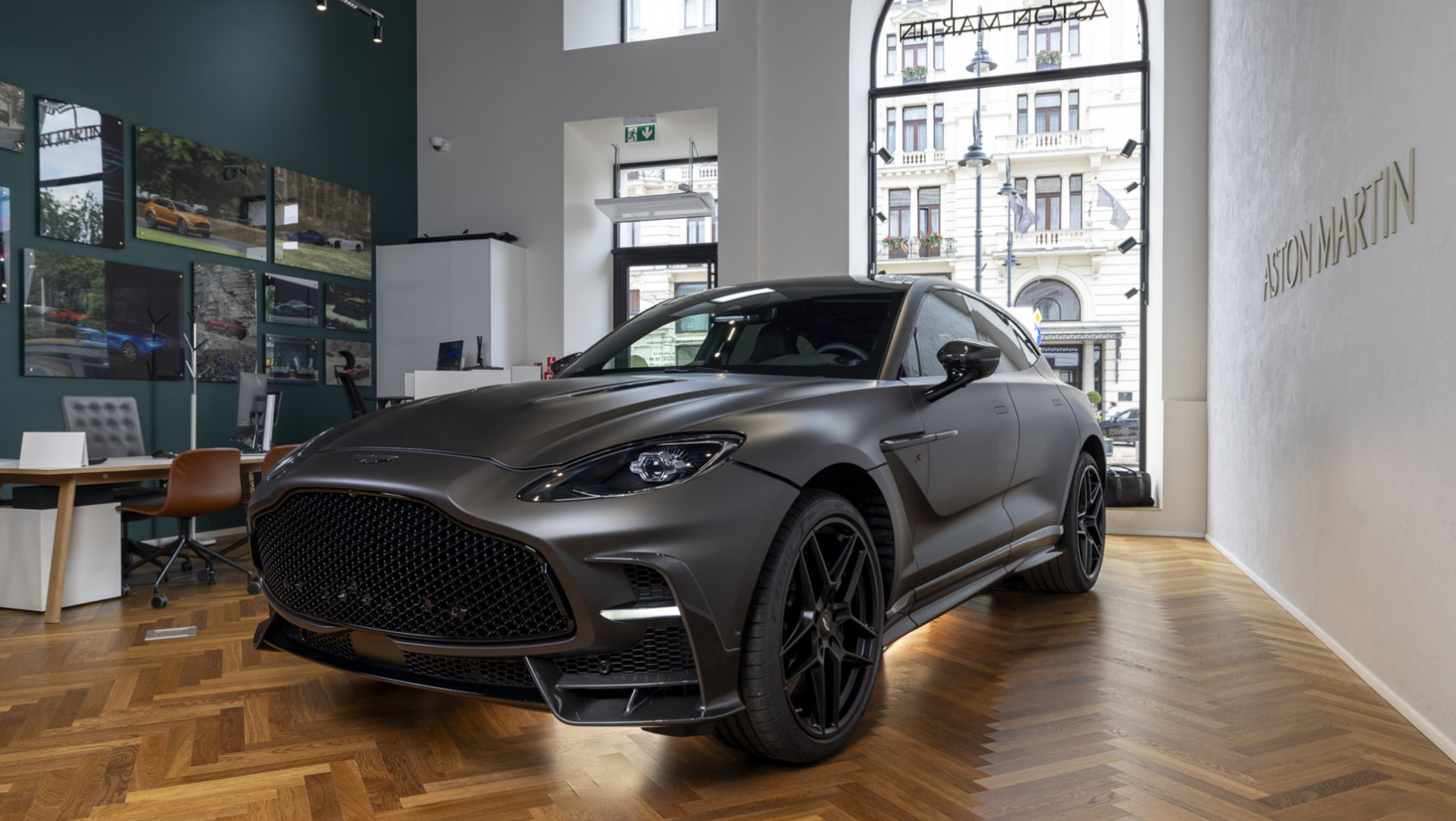 Aston Martin DBX S premiera PL design