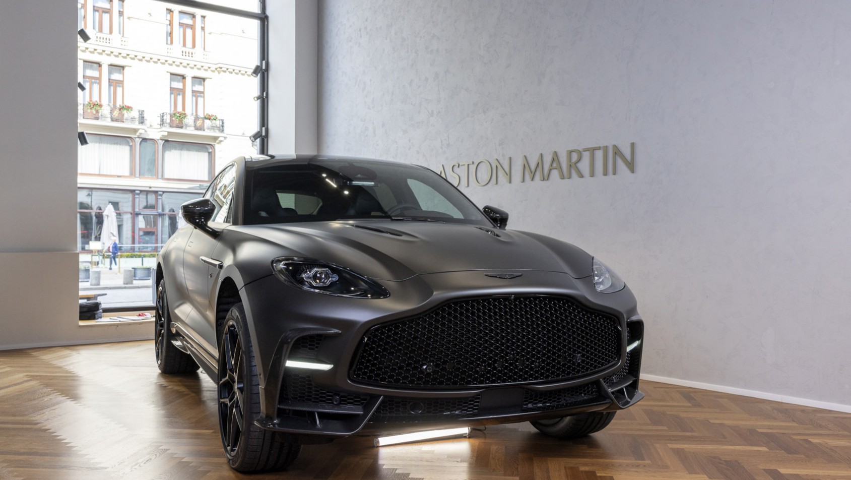 Aston Martin DBX S premiera PL przód