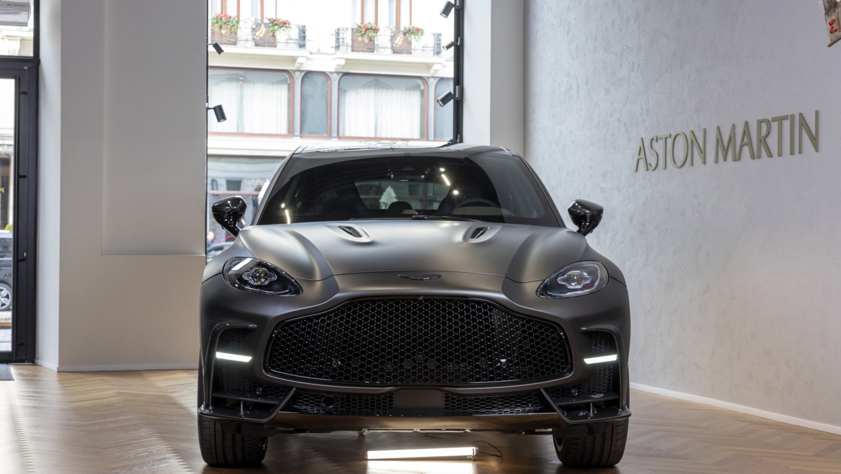 Aston Martin DBX S premiera PL flagowiec