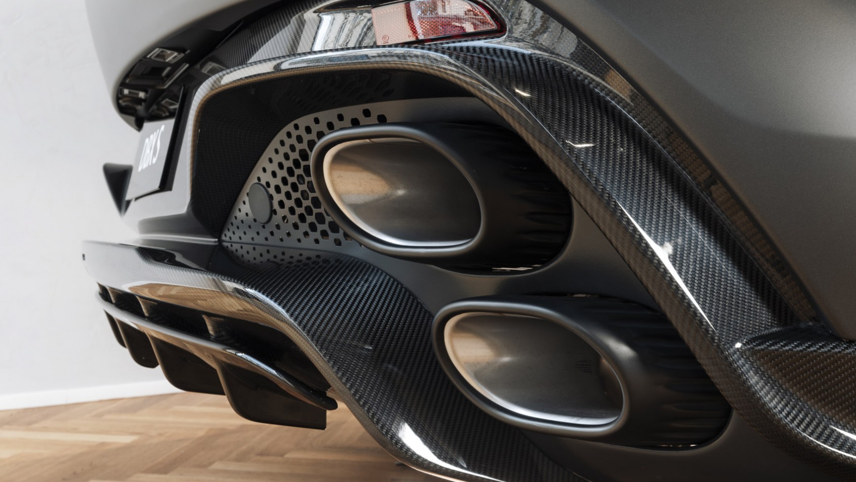 Aston Martin DBX S premiera PL wydech