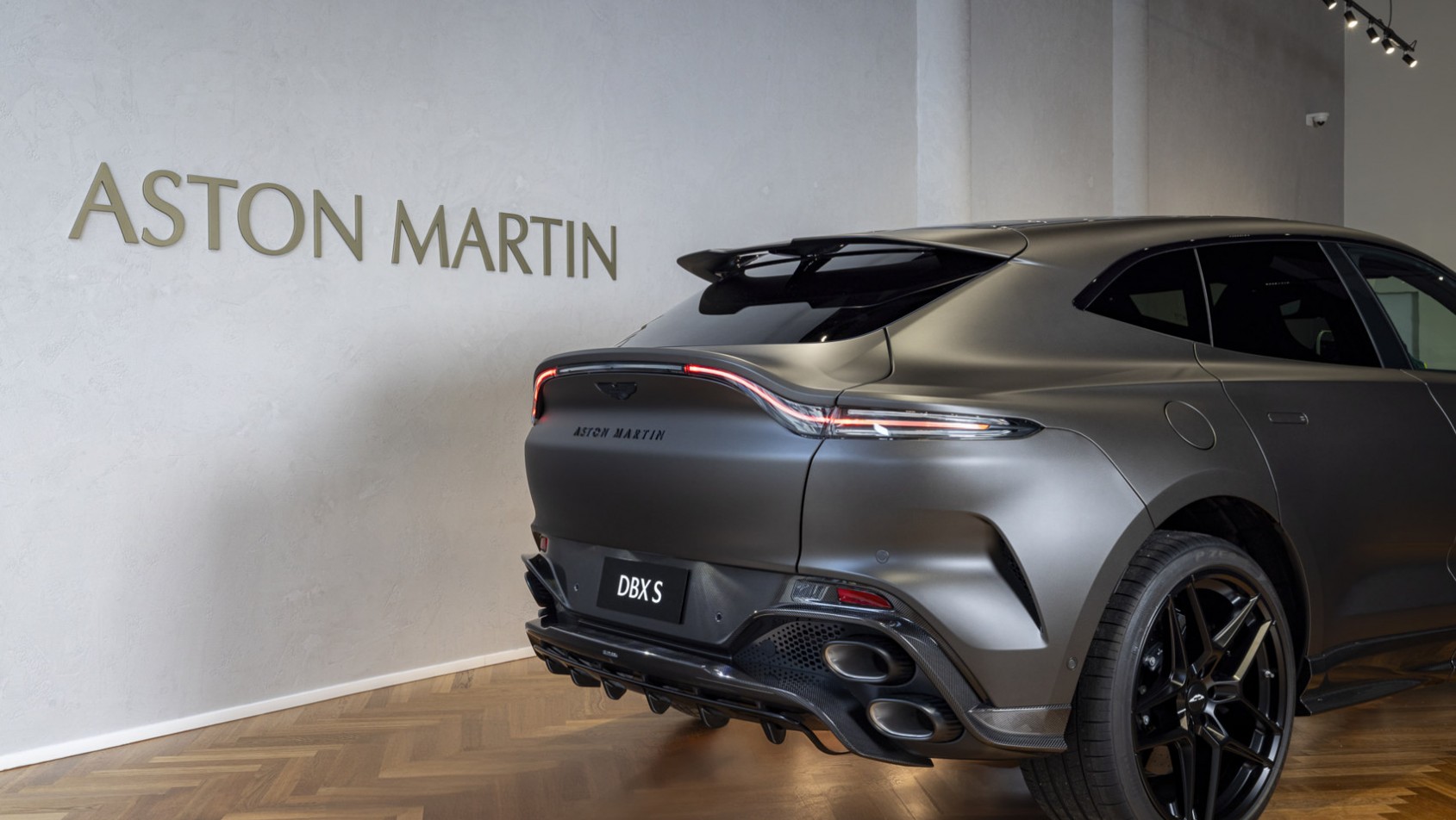Aston Martin DBX S premiera PL pas tylny