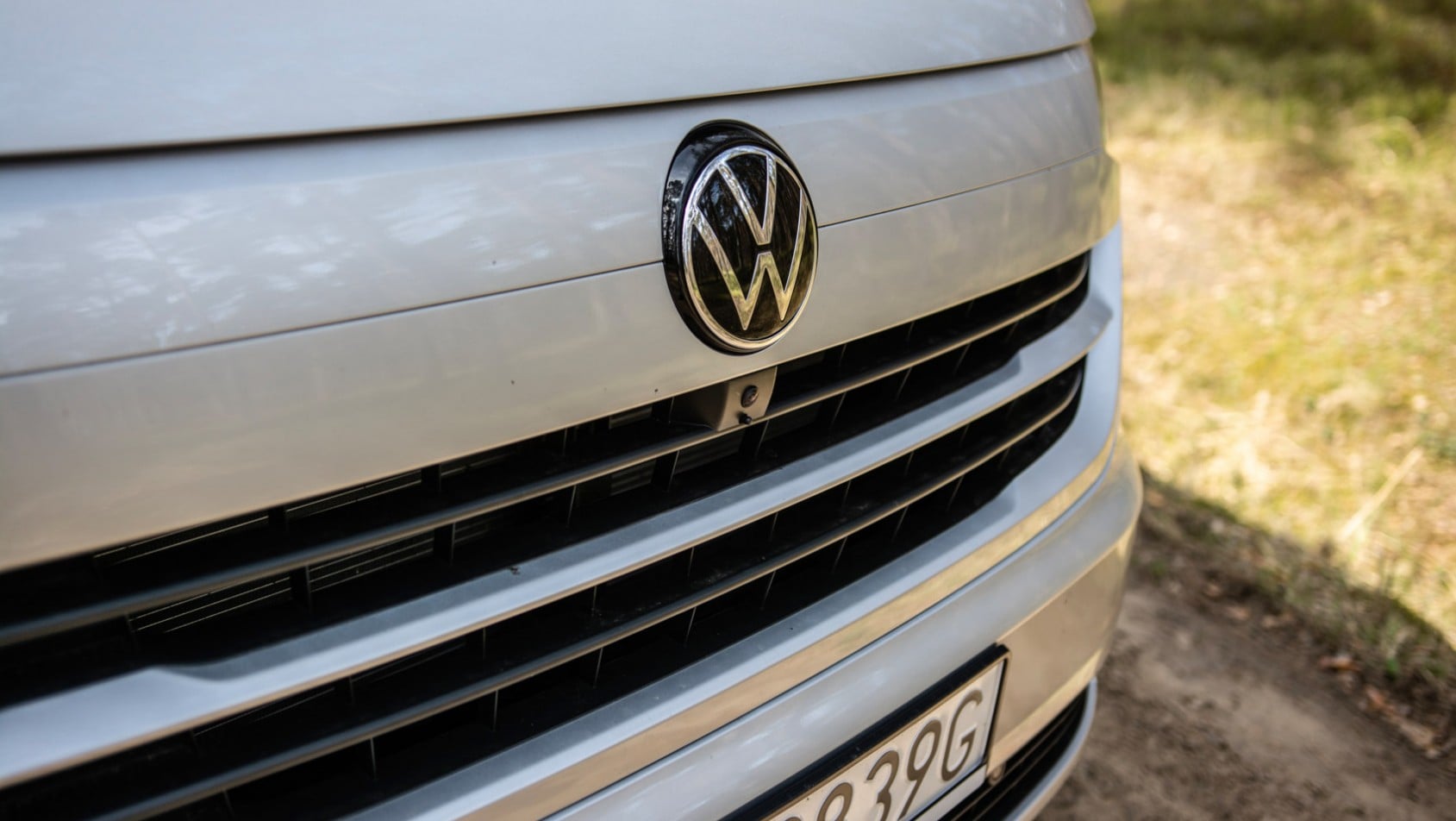 VW Transporter T7 grill