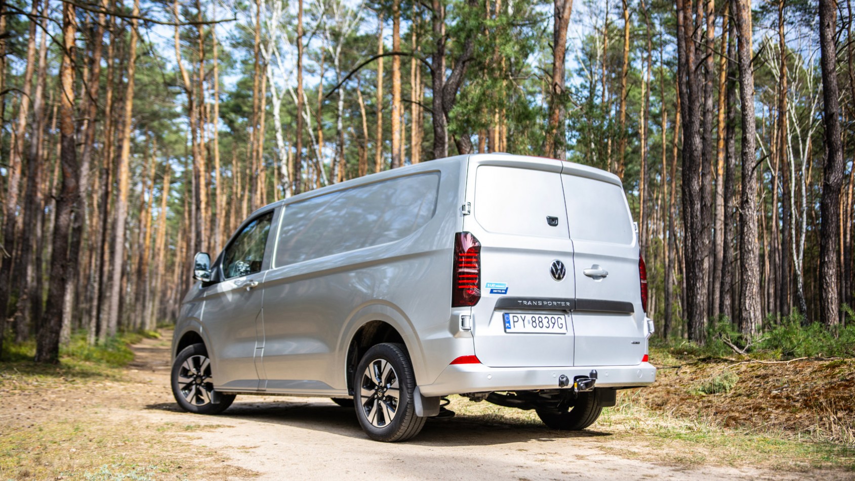 VW Transporter T7 tył