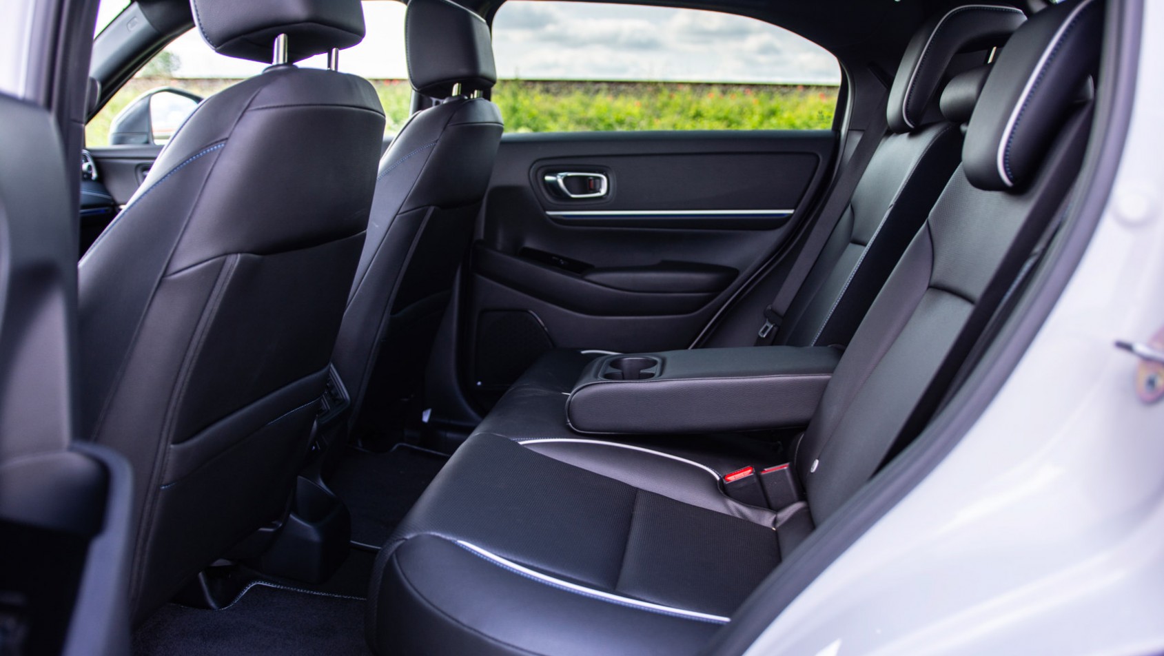 Honda e:Ny1 kanapa tył