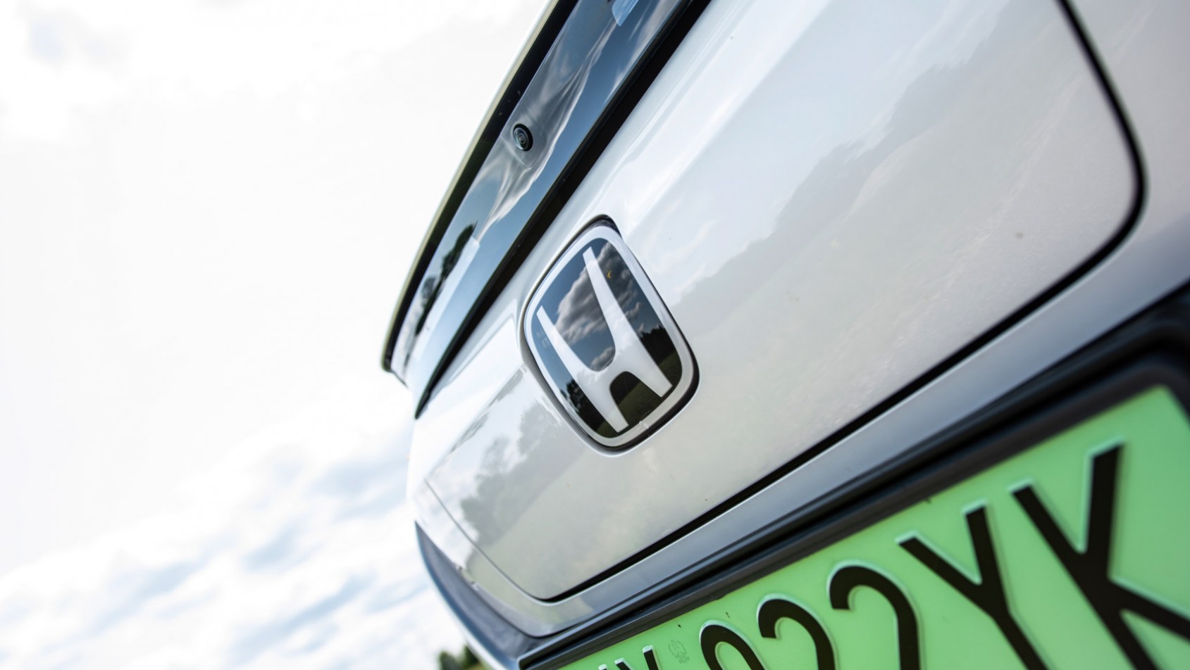 Honda e:Ny1 przednia pokrywa