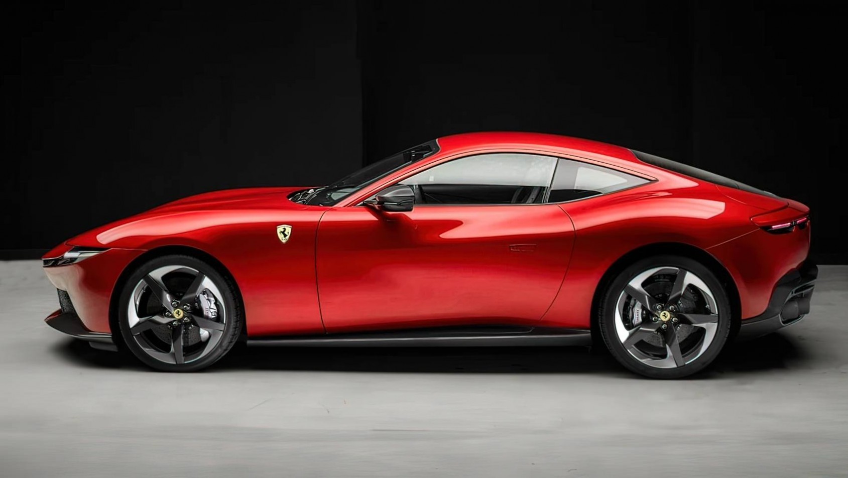 Ferrari Amalfi linia boczna