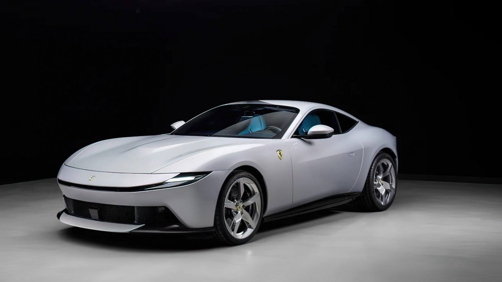 Ferrari Amalfi blanco przód