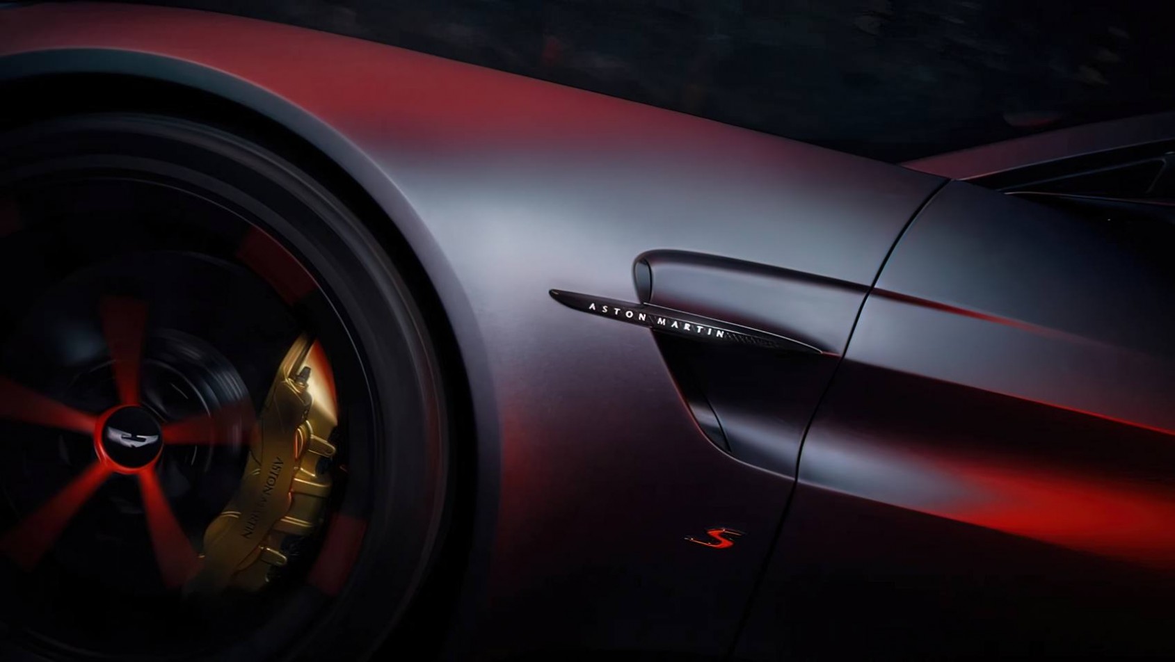 2026 Aston Martin Vantage S błotnik