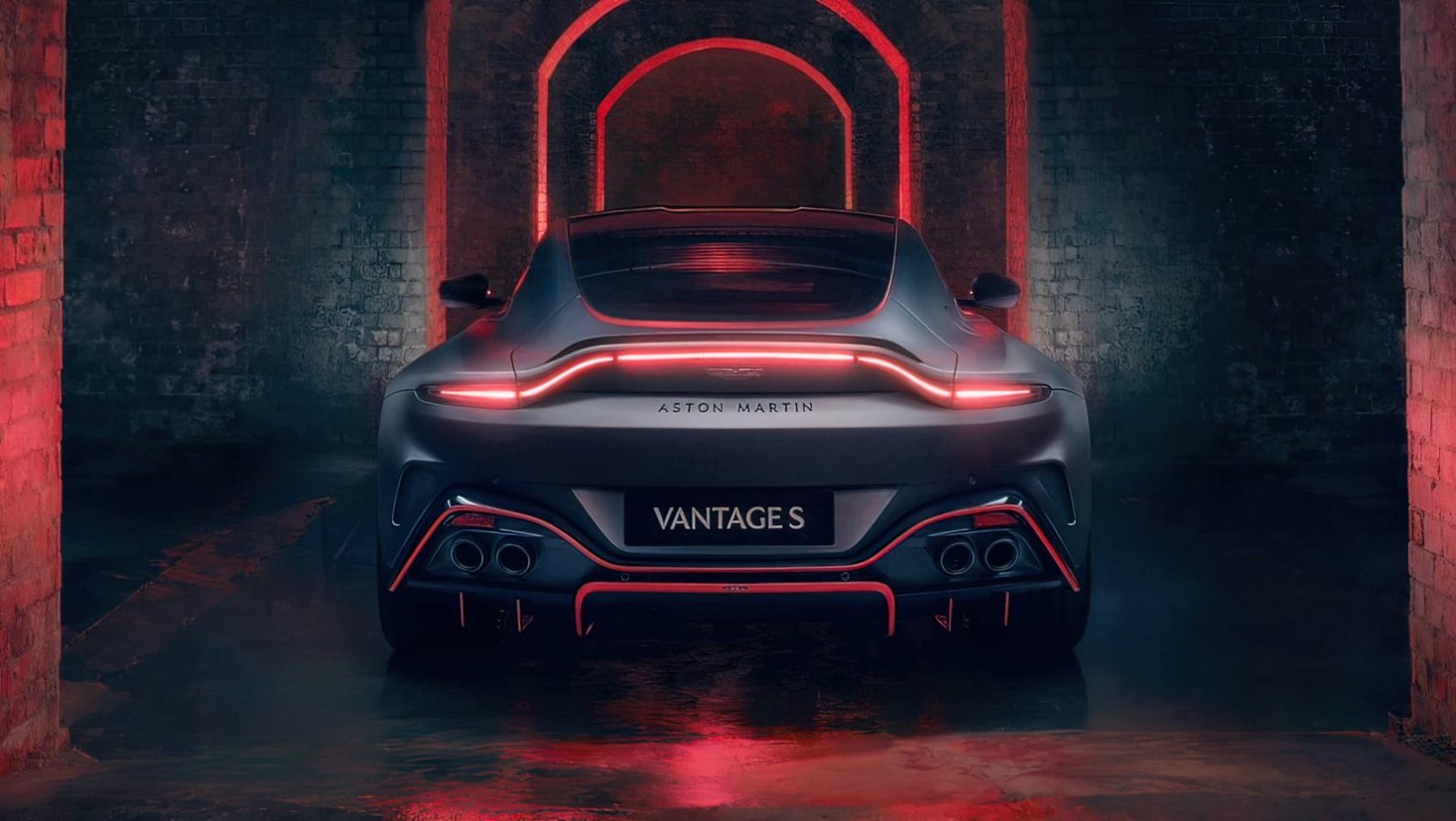 2026 Aston Martin Vantage S wydech