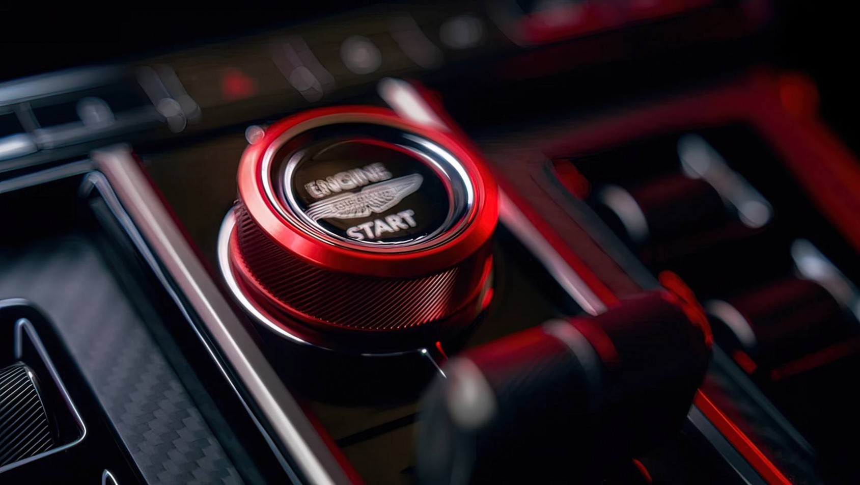 2026 Aston Martin Vantage S przycisk start