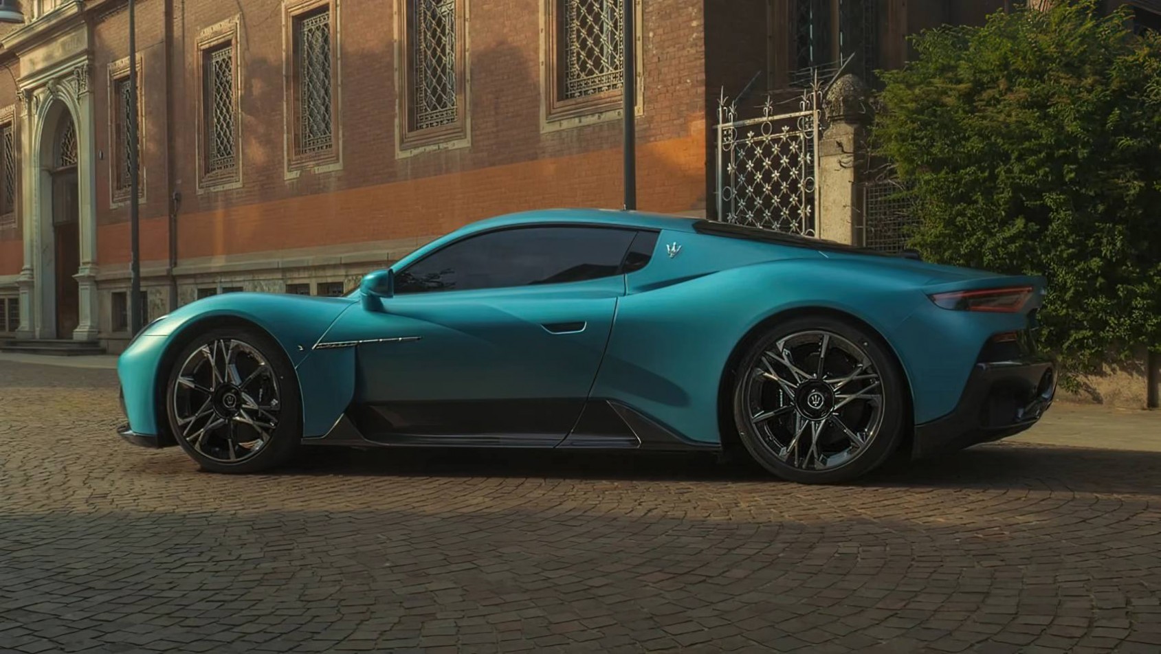 Maserati MCPura sylwetka coupe