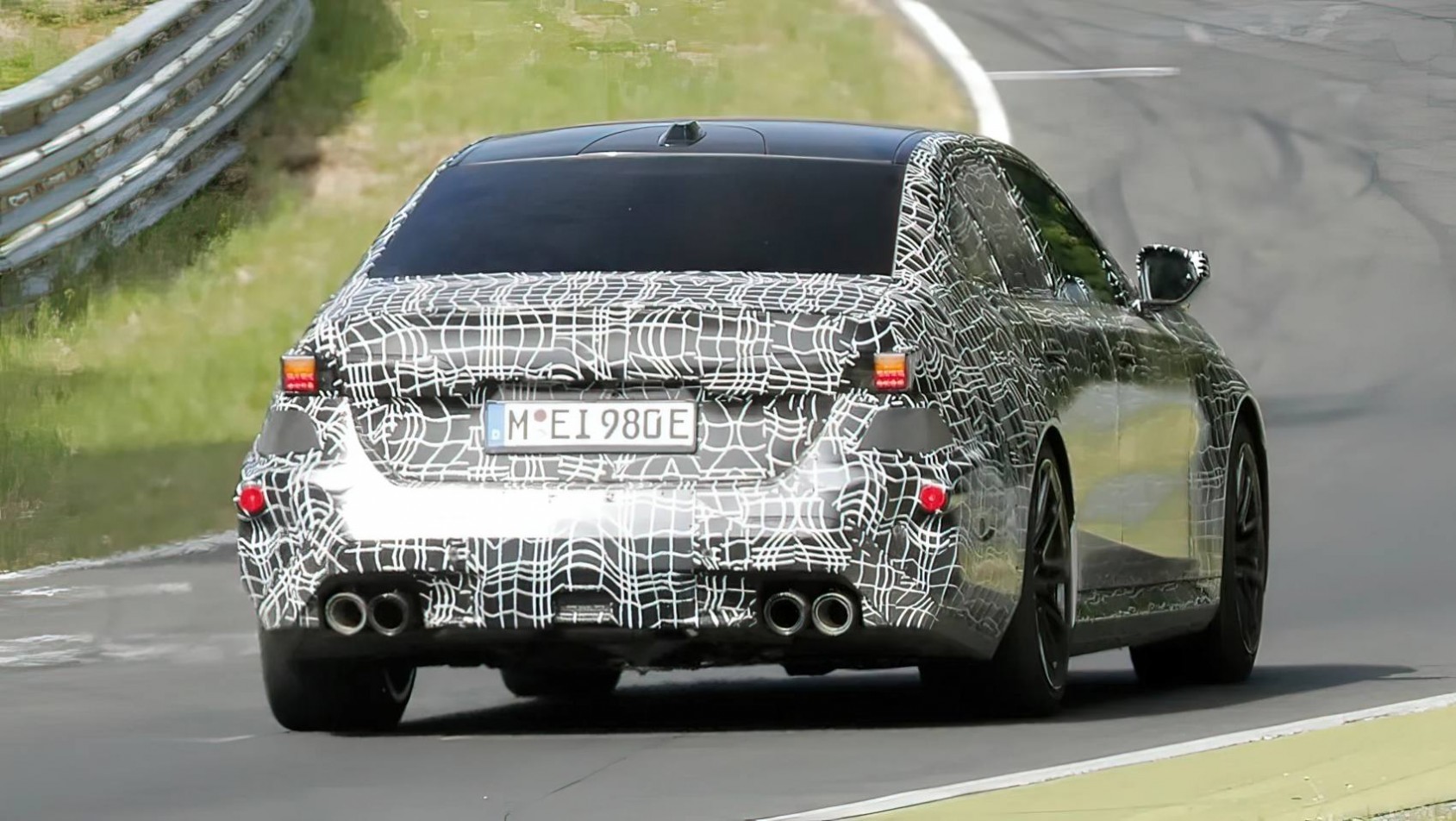 BMW M5 LCI facelift spyshot