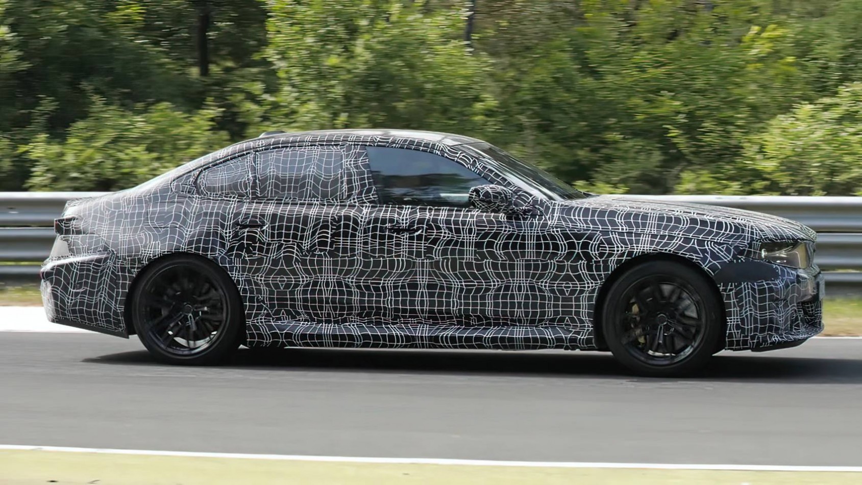 BMW M5 testy na torze