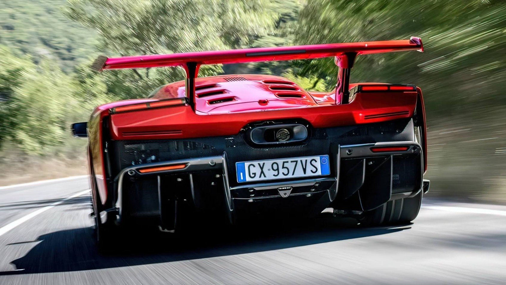 Ferrari F80 prowadzenie