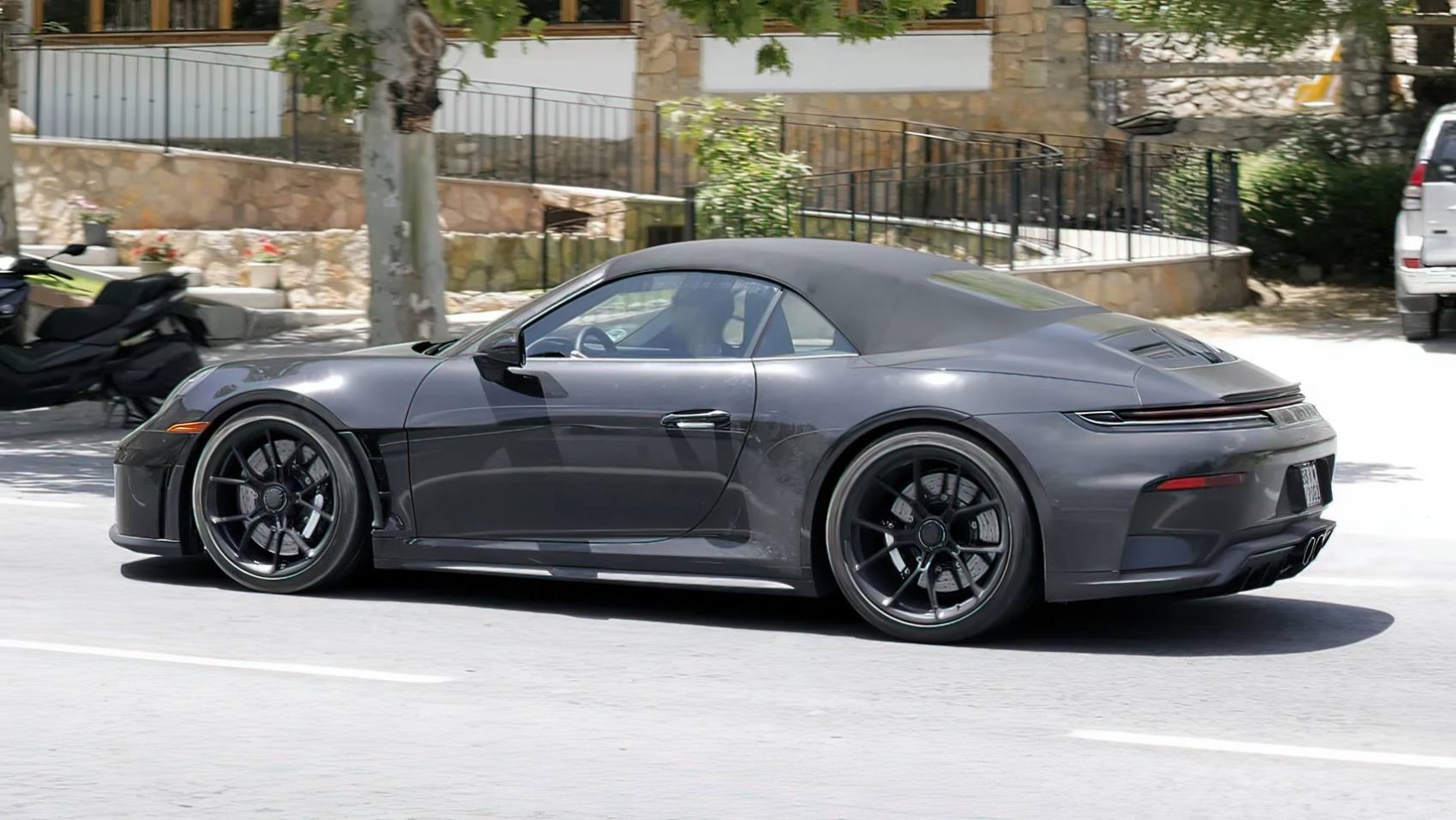 Porsche 911 992.2 Speedster testy