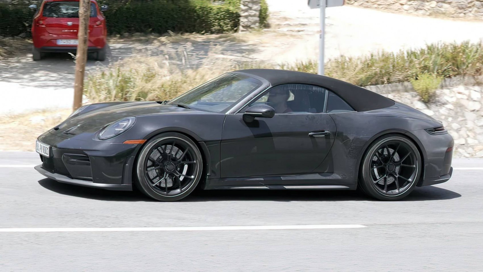 Porsche 911 992.2 Speedster na drodze