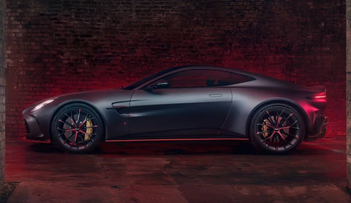 2026 Aston Martin Vantage S premiera
