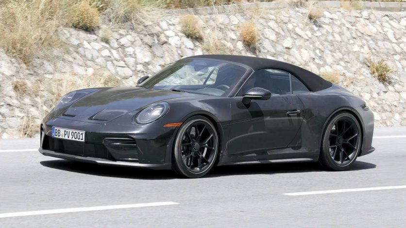 Porsche 911 992.2 Speedster spyshot