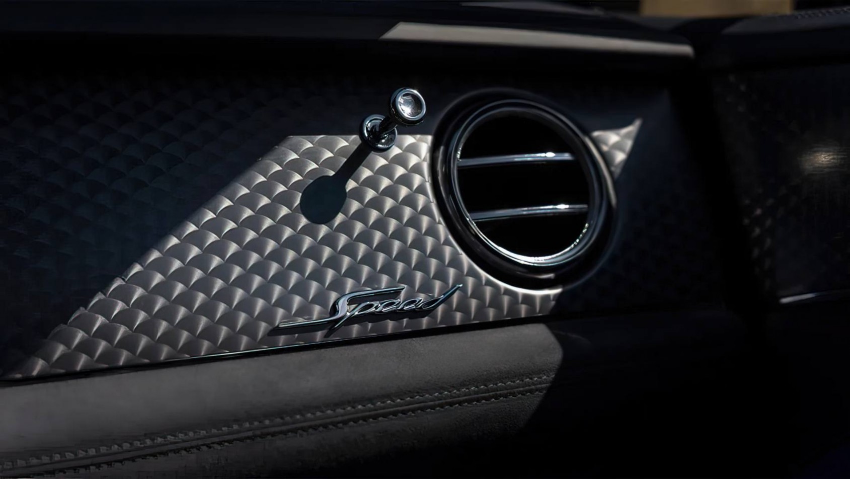 2025 Bentley Bentayga Speed detal wnętrza