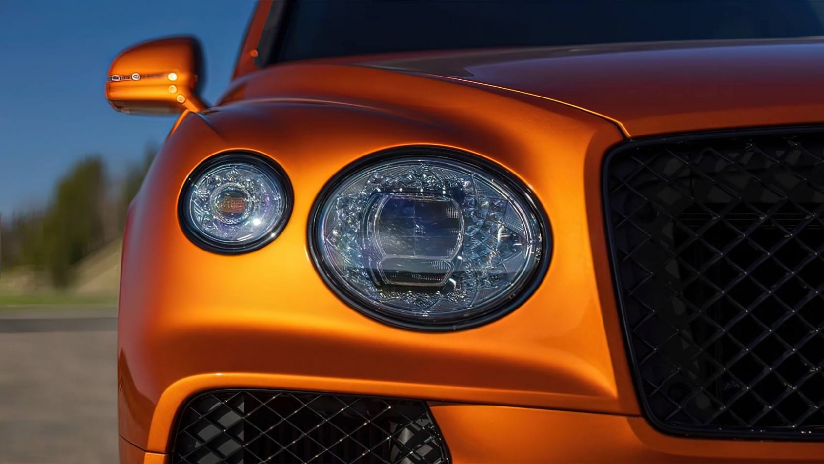 2025 Bentley Bentayga Speed detal nadwozia