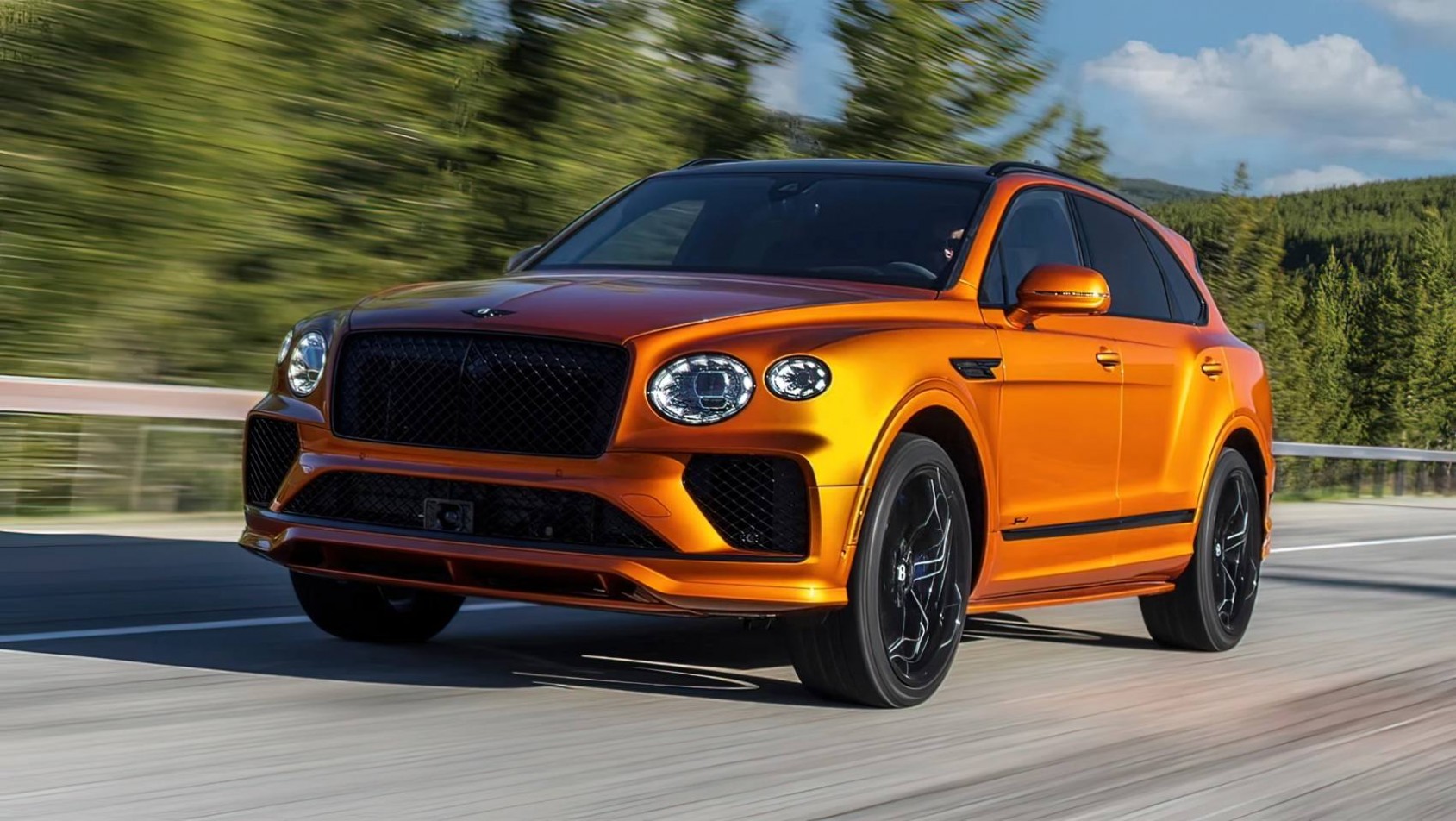 2025 Bentley Bentayga Speed na asfalcie